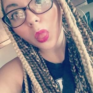 Meet your Posher, Alexia